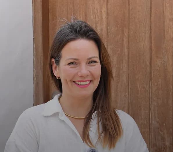 🌟 Una tata dall'anima gentile a Ibiza: scopri PlayCare con Sarasa